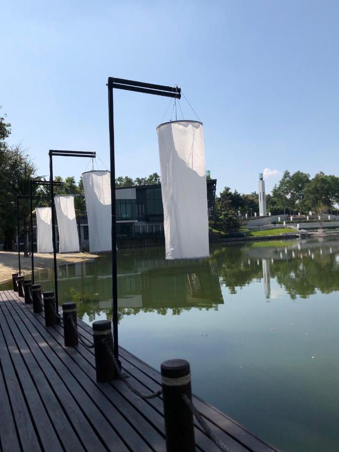 Serene Lake Condominium Chiang Mai Exterior photo